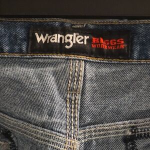 Wrangler Relaxed Fit Light Blue Jeans